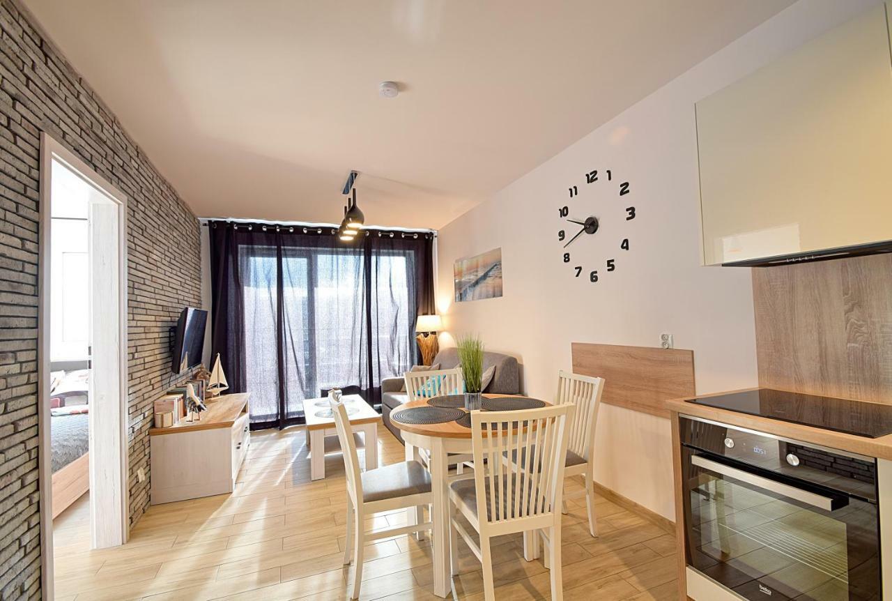 Apartament Oliwka Z Prywatnym Miejscem Postojowym Колобжег Екстер'єр фото